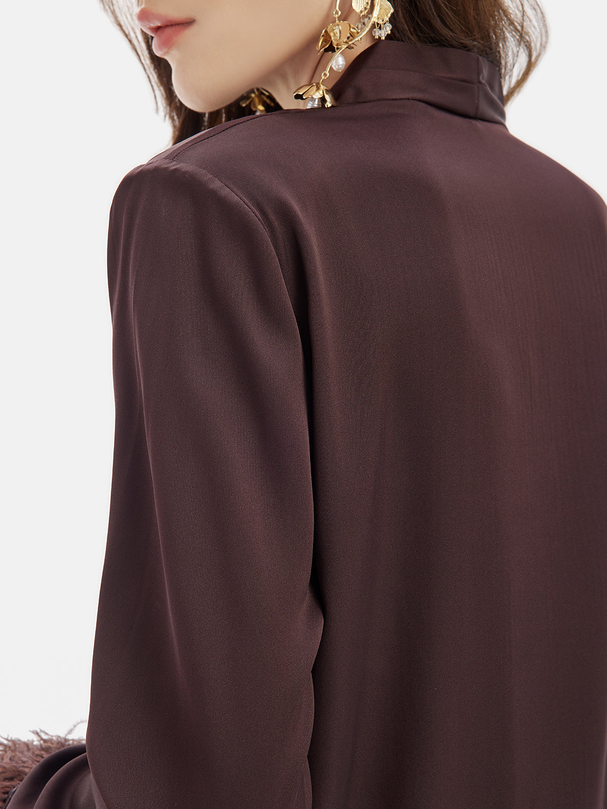 Devekuşu Tüyü Manşetli İpek Gömlek