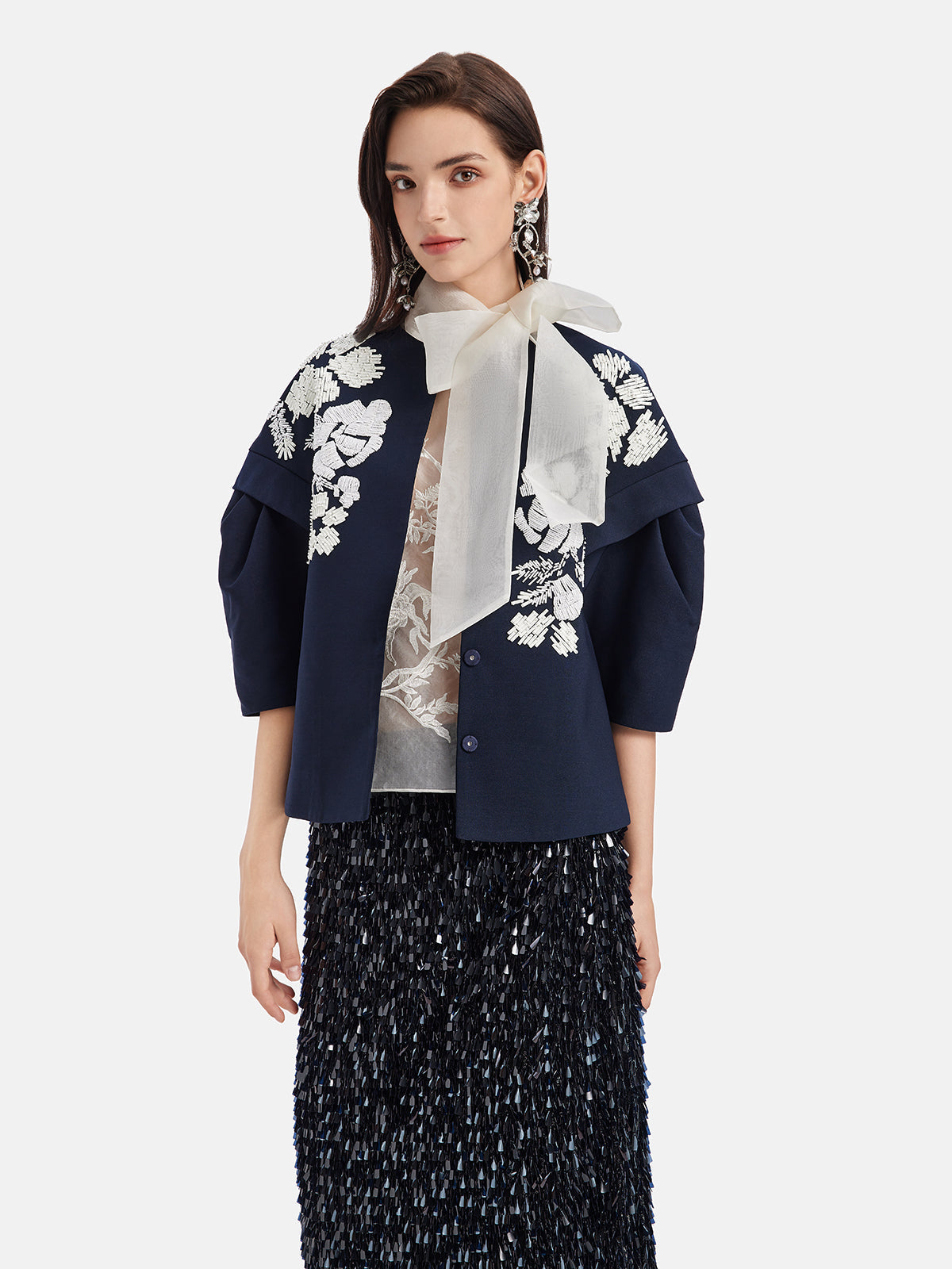 El İşlemeli Boncuklu Kısa Ceket