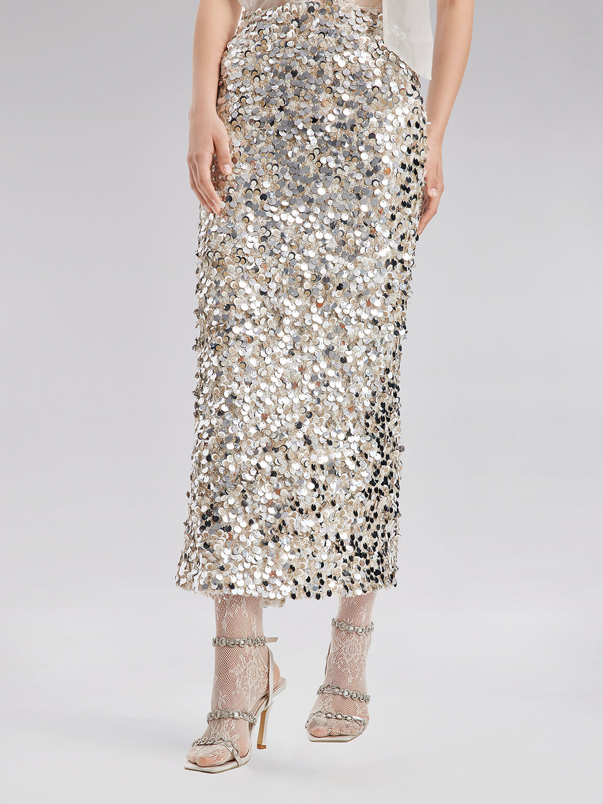 Pullu İşlemeli Esnek Etek