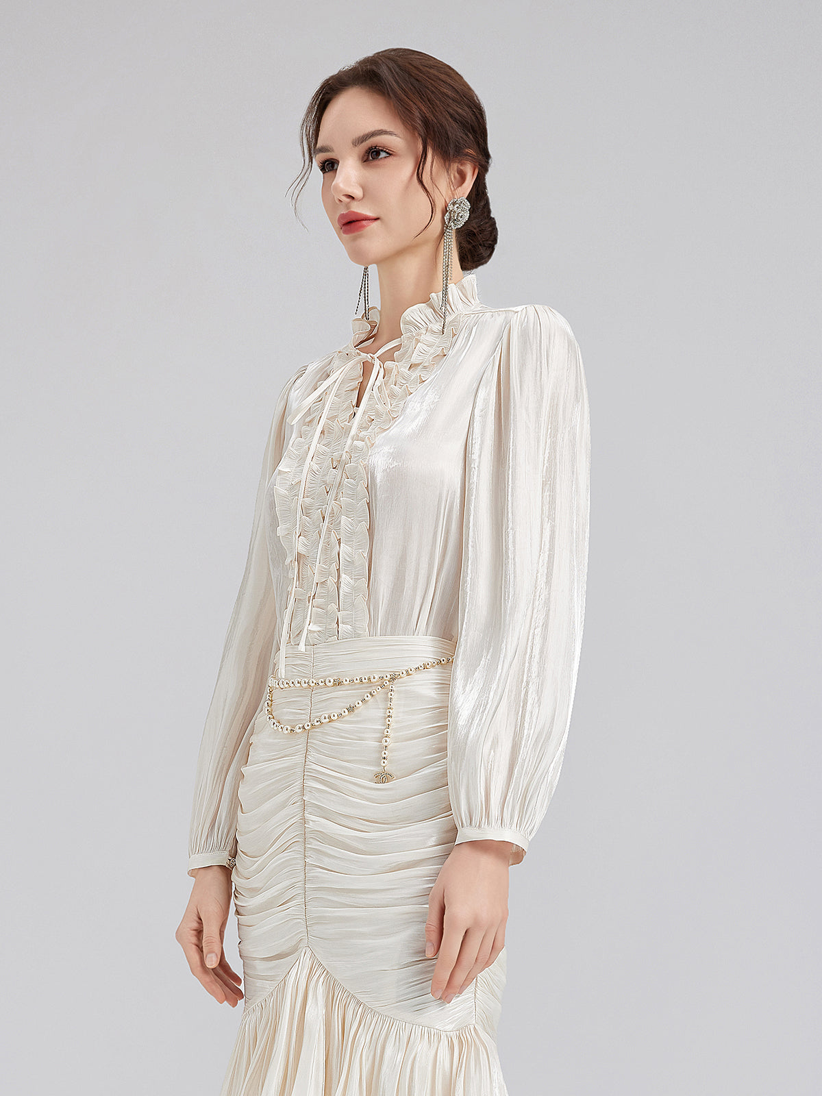 Romantik Ada Temalı Saten Bluz