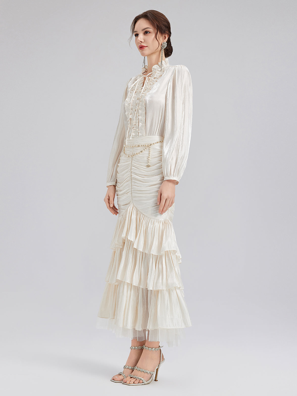 Romantik Ada Temalı Saten Bluz