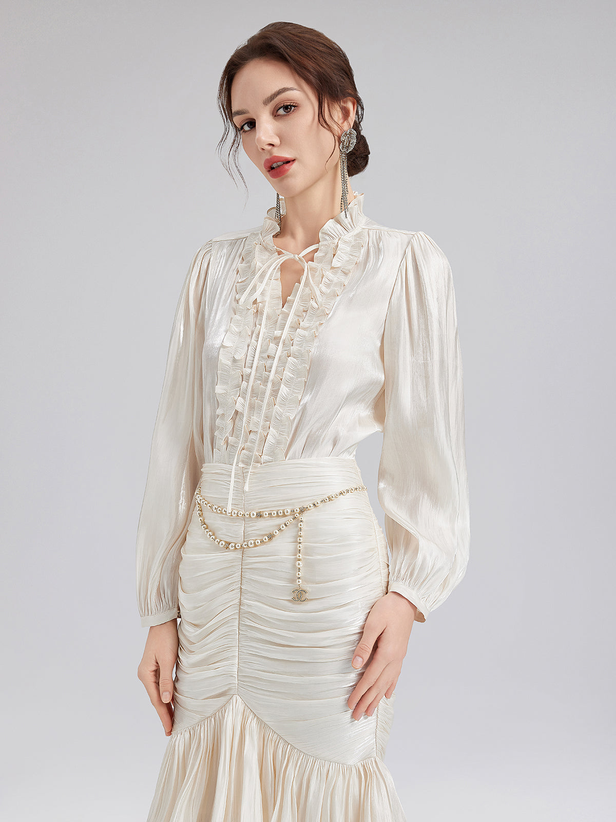 Romantik Ada Temalı Saten Bluz