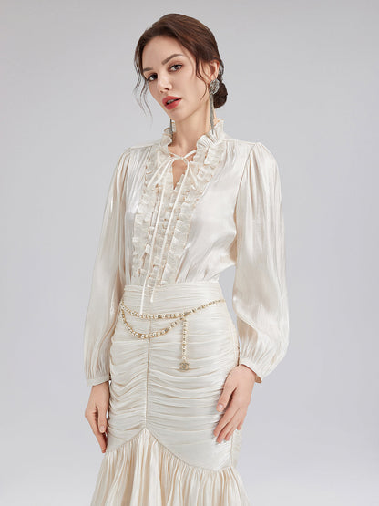 Romantik Ada Temalı Saten Bluz