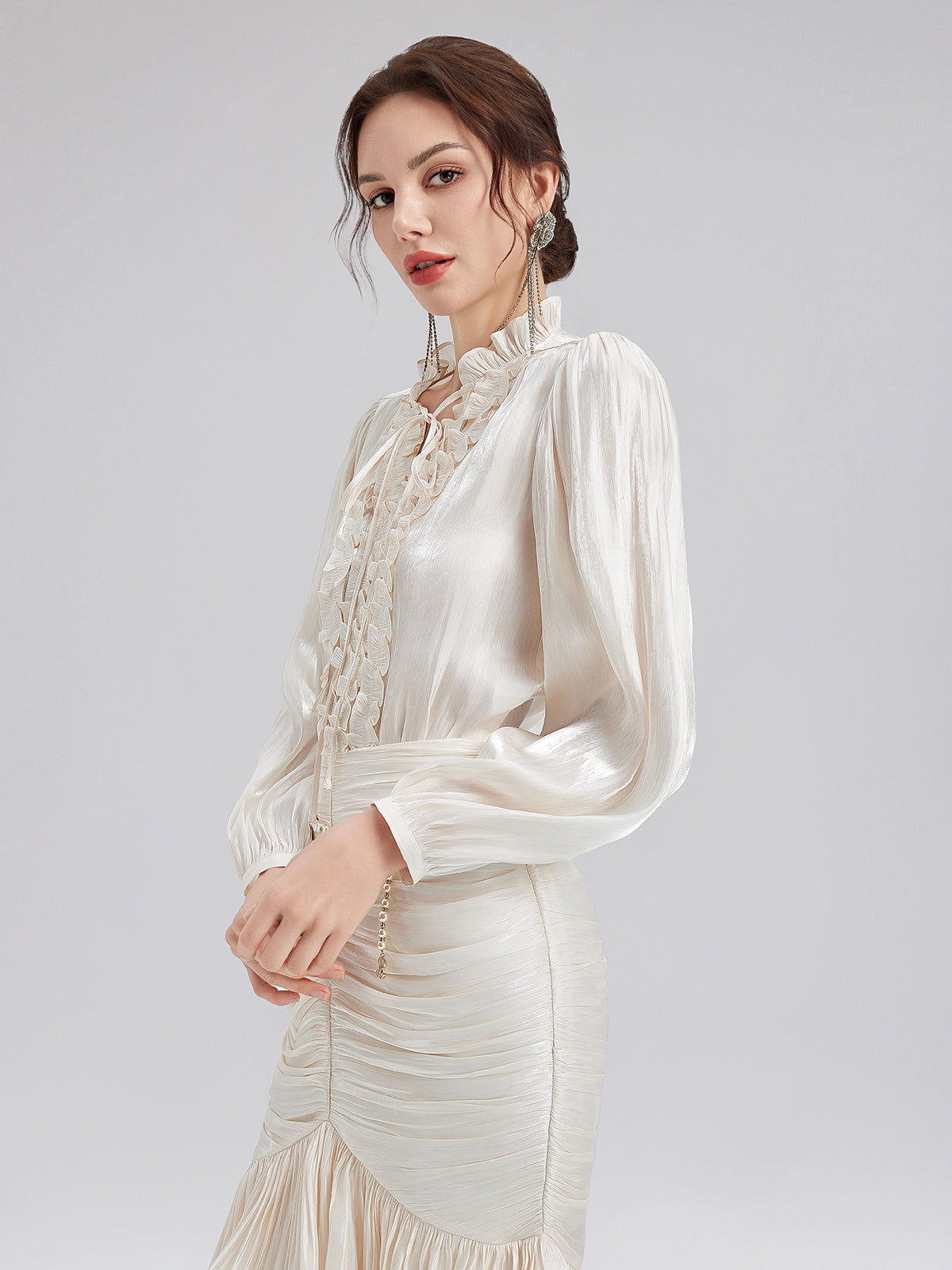 Romantik Ada Temalı Saten Bluz