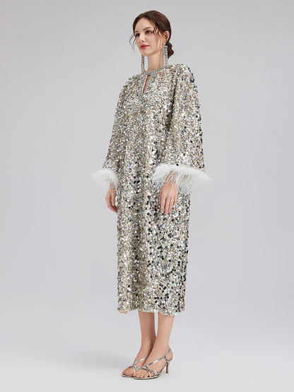 Göz Alıcı Pullu Tüy Kollu Elbise