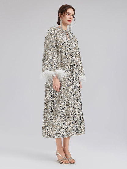 Göz Alıcı Pullu Tüy Kollu Elbise