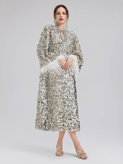 Göz Alıcı Pullu Tüy Kollu Elbise