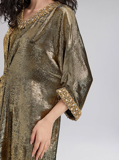 Çarpıcı Altın V Yaka Elbise