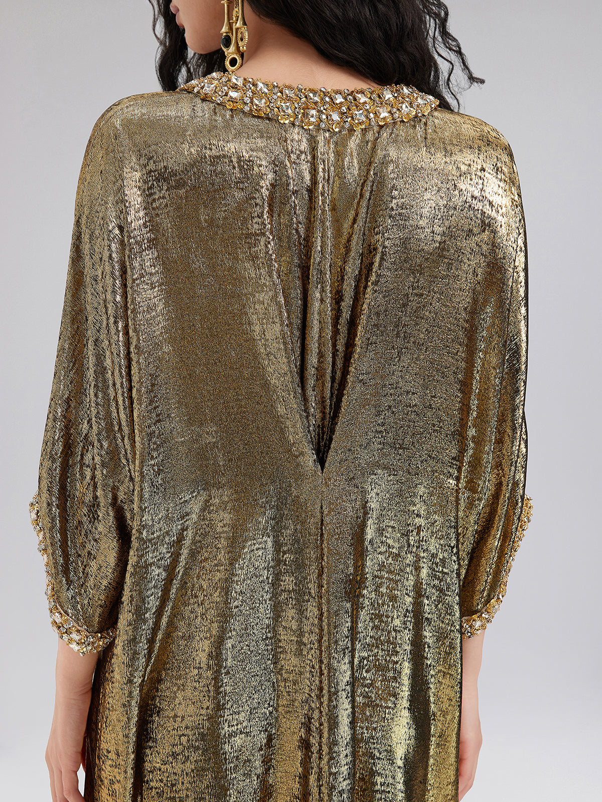 Çarpıcı Altın V Yaka Elbise