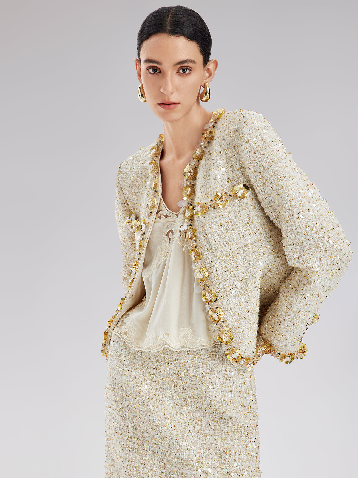 Pullu Kenarlı Fransız Tüvit Kısa Ceket