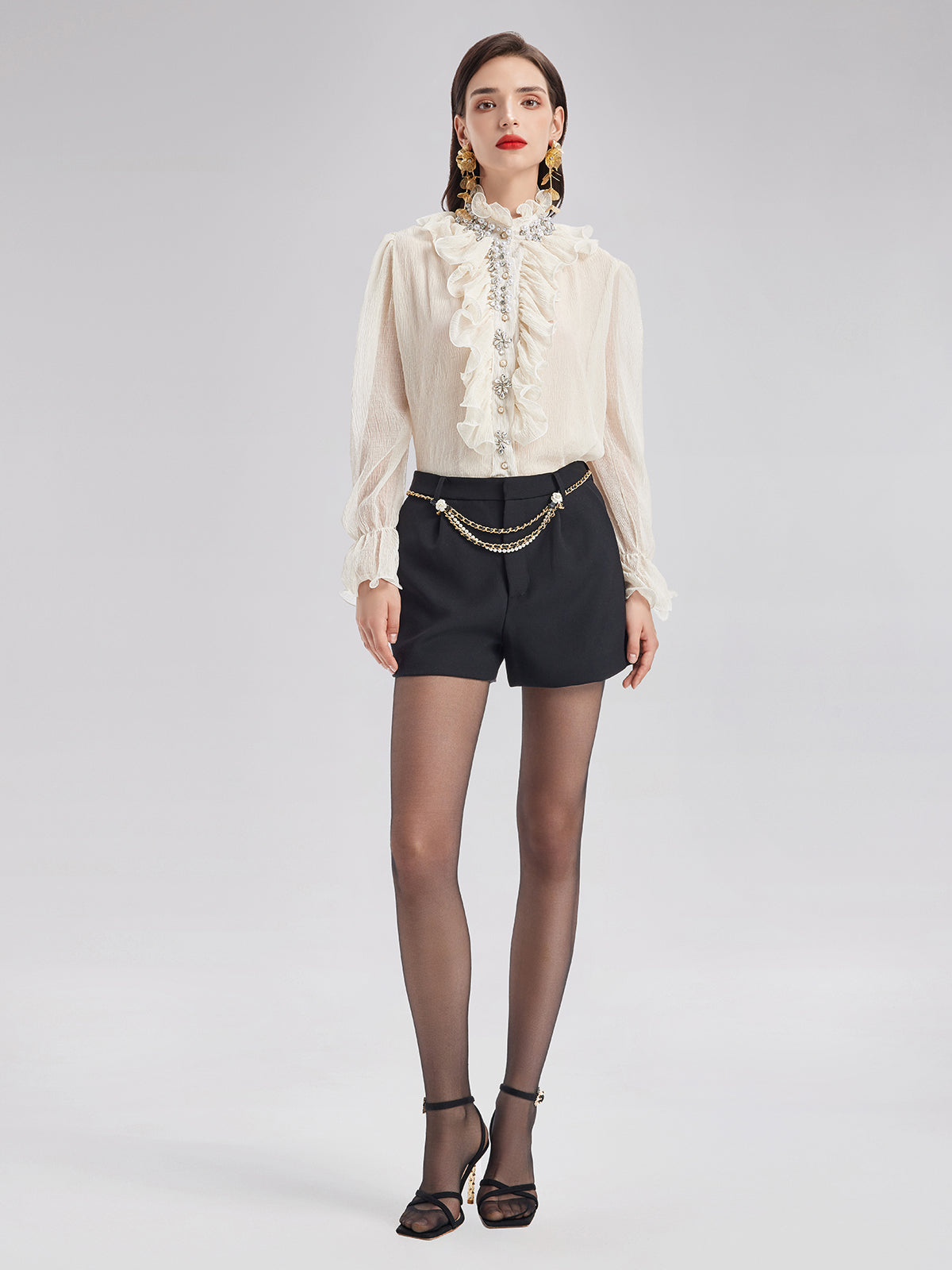 Fırfırlı Hakim Yaka Boncuklu Gömlek