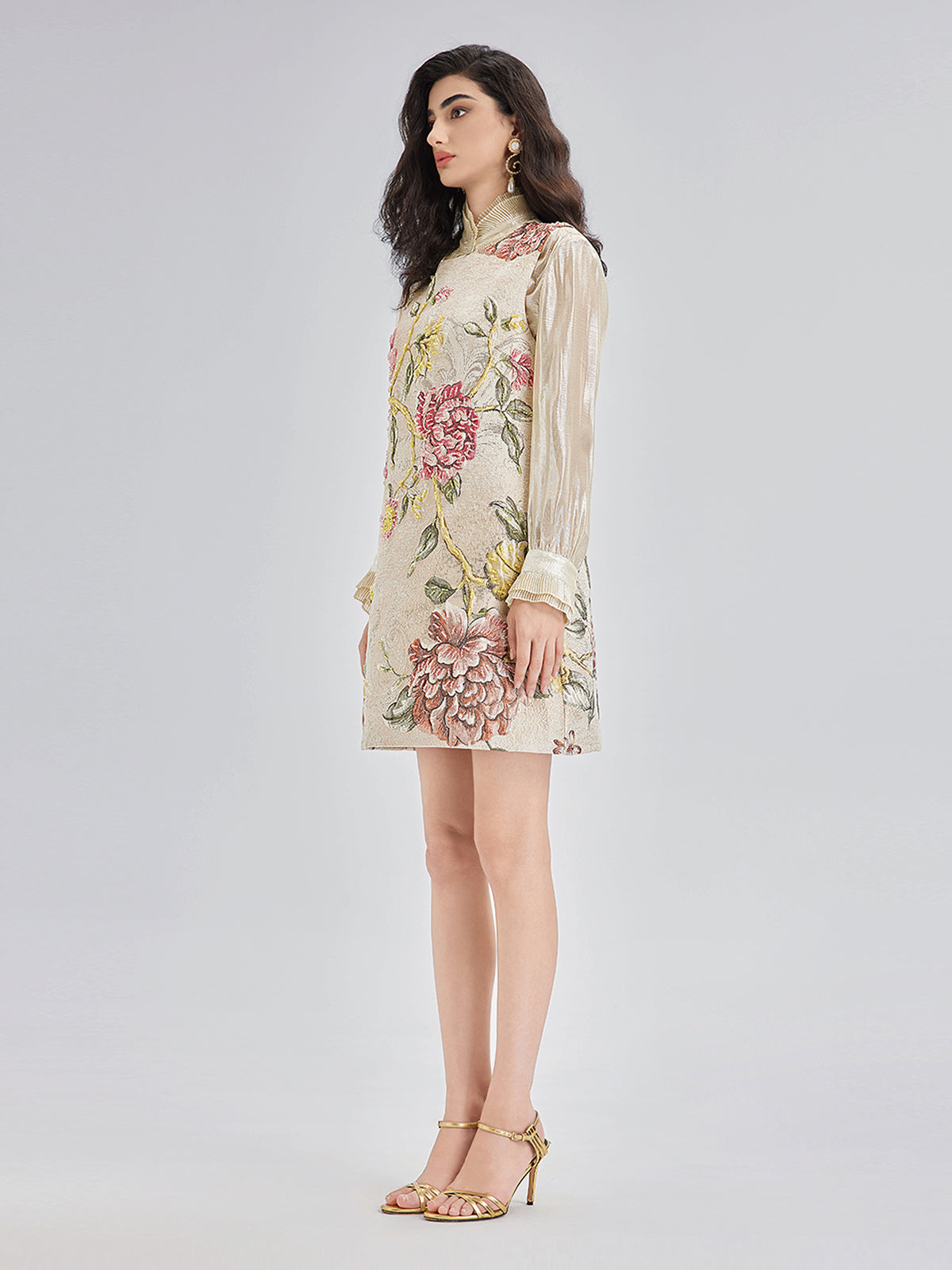 El İşlemeli Boncuklu 3 Boyutlu Çiçekli Jakar Askılı Elbise