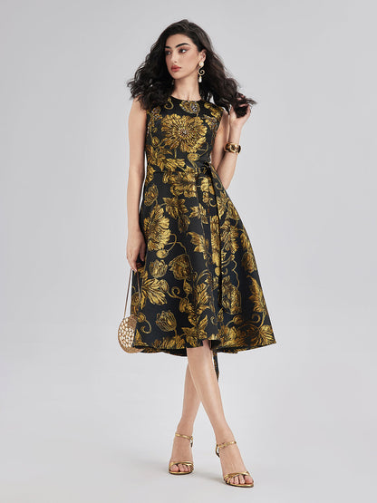 El İşlemesi Çiçekli Boncuklu Elbise