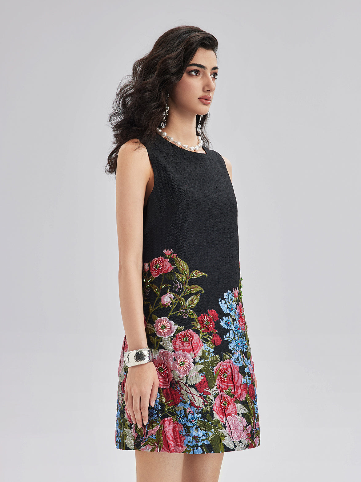 Sınırlı Üretim El Yapımı 3 Boyutlu Boncuklu Çiçekli Elbise