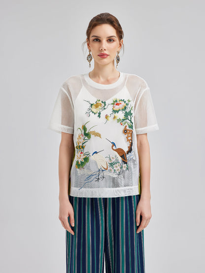 3 Boyutlu Çiçek Nakışlı Tişört