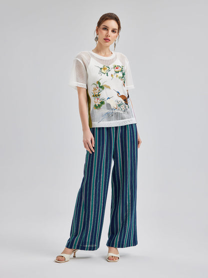 3 Boyutlu Çiçek Nakışlı Tişört