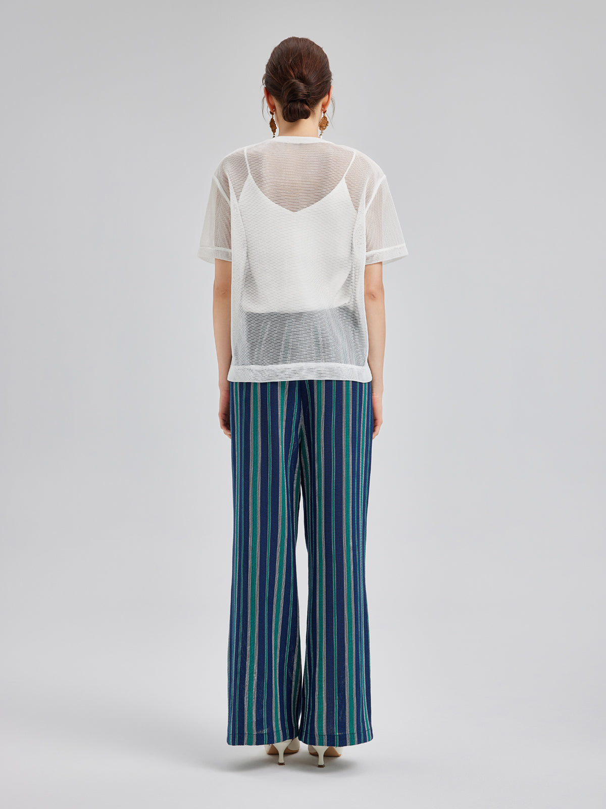 3 Boyutlu Çiçek Nakışlı Tişört