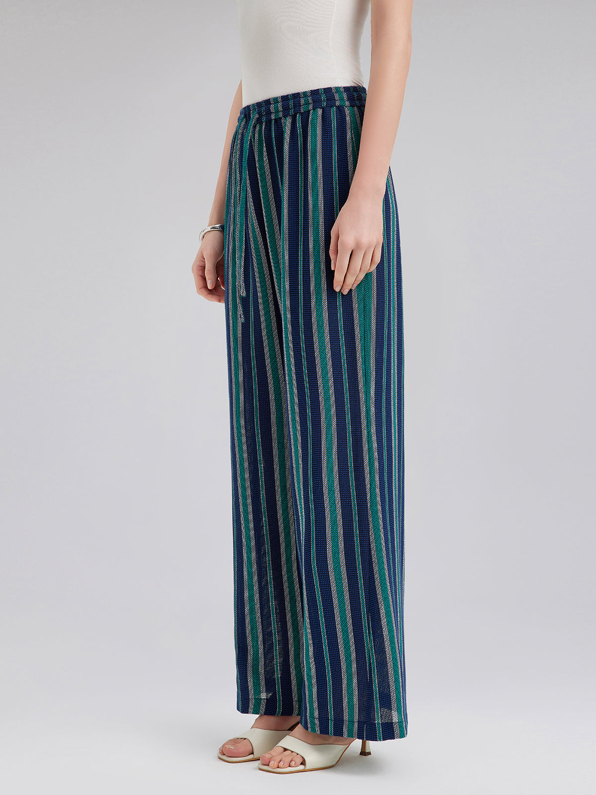 Hafif Çizgili Beli Lastikli Pantolon