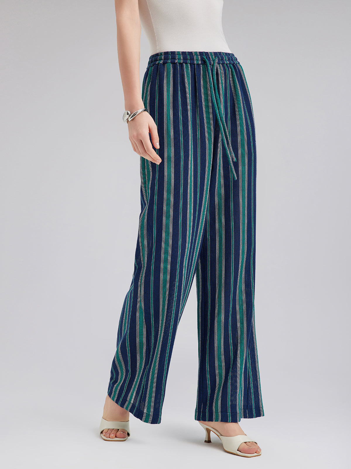 Hafif Çizgili Beli Lastikli Pantolon