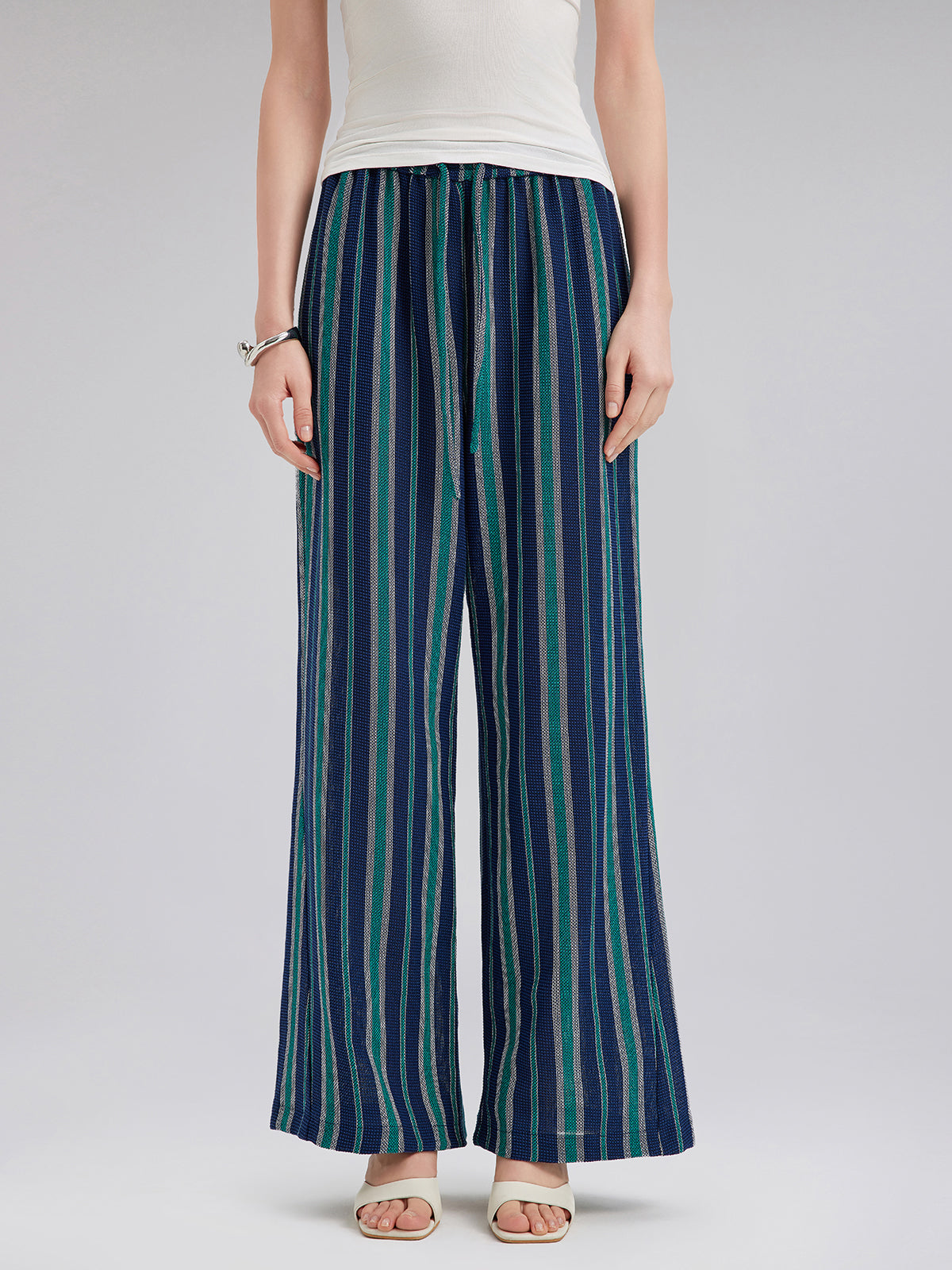 Hafif Çizgili Beli Lastikli Pantolon