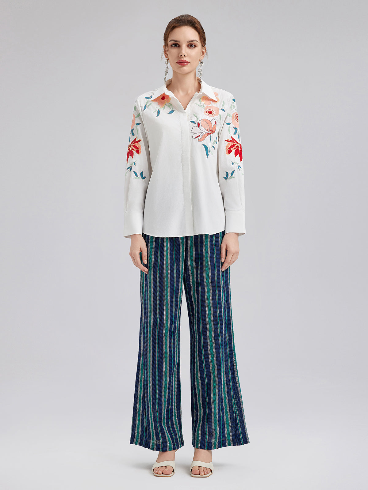 Hafif Çizgili Beli Lastikli Pantolon