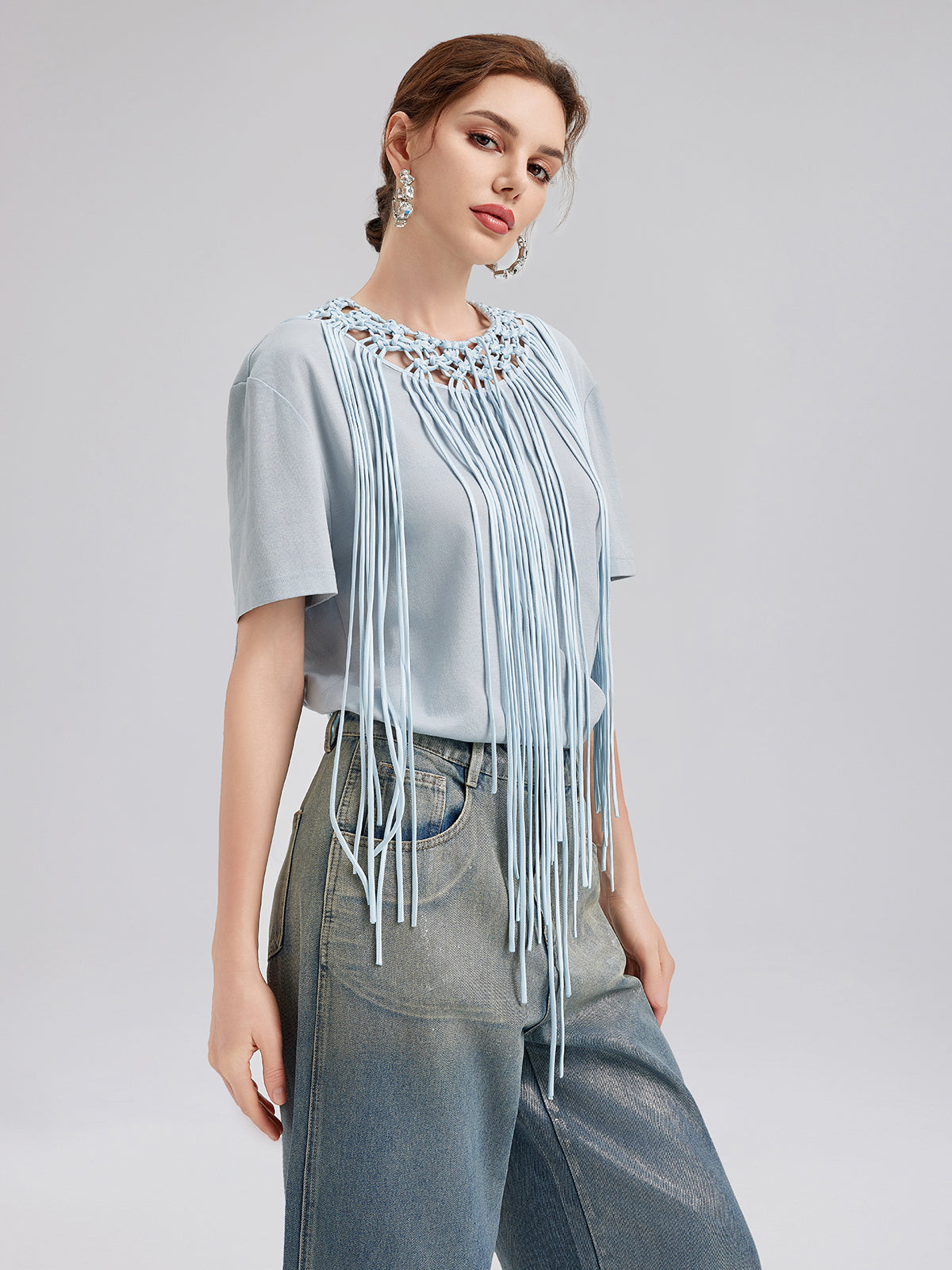 El Yapımı Örgü Püsküllü Tişört