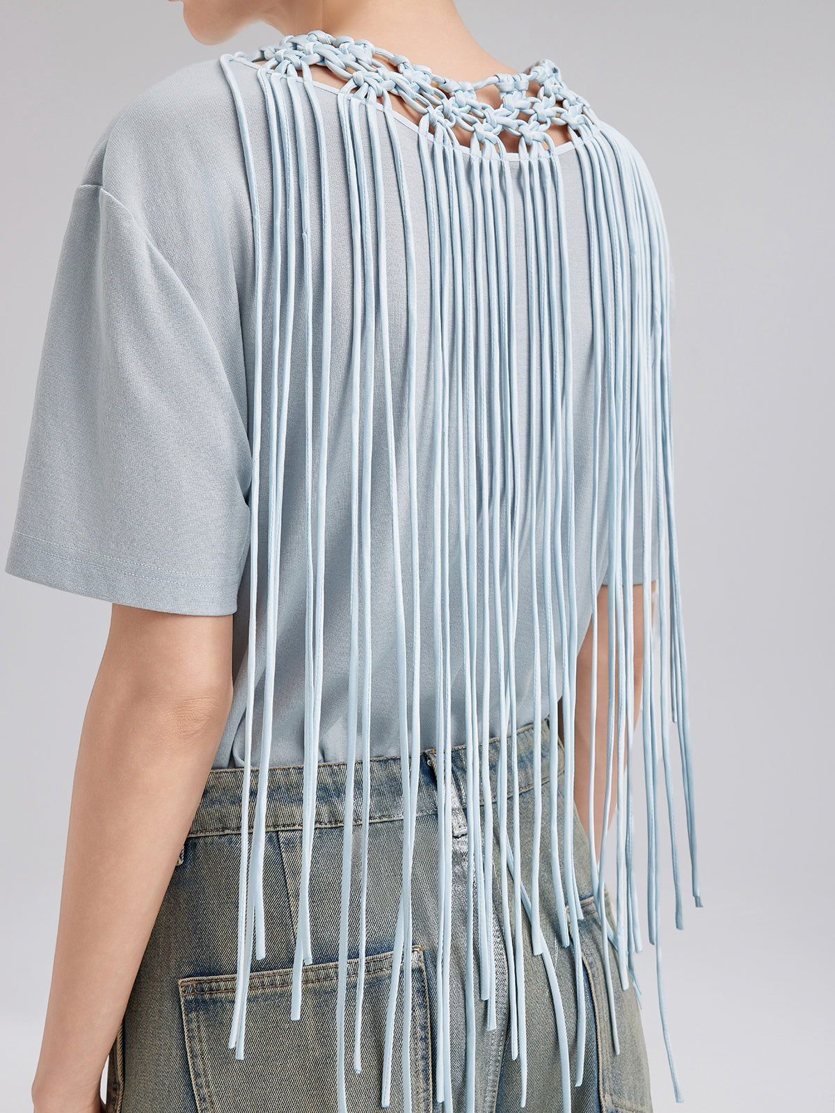 El Yapımı Örgü Püsküllü Tişört