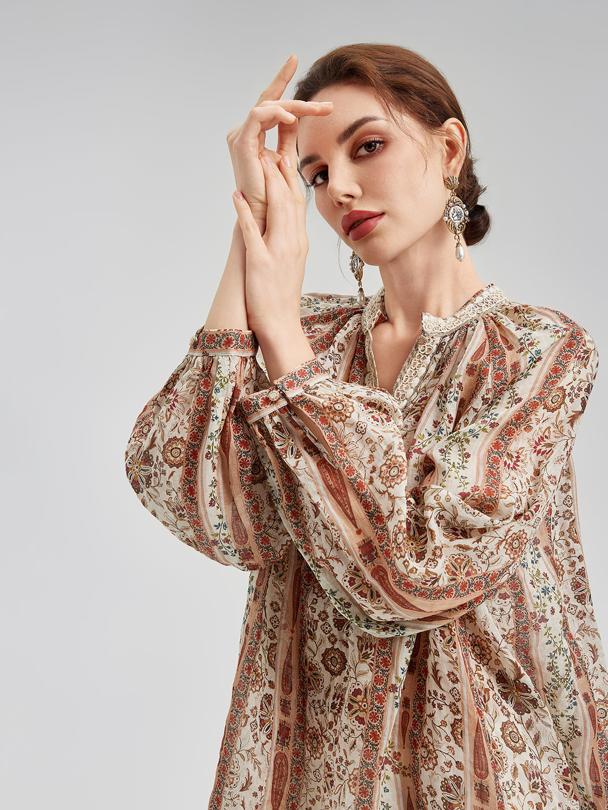 Nefes Alan Etnik Desenli Keten Görünümlü Gömlek