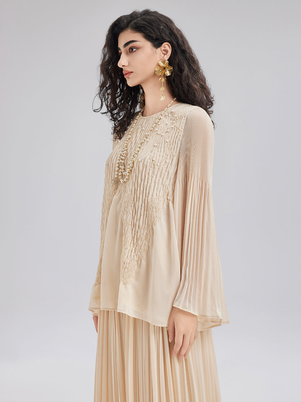 Lüks Nakışlı Pileli Uzun Kollu Bluz