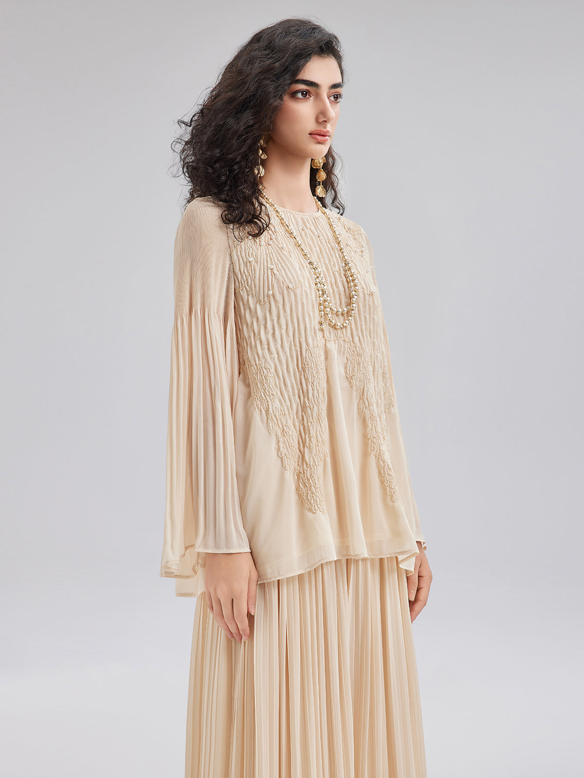 Lüks Nakışlı Pileli Uzun Kollu Bluz