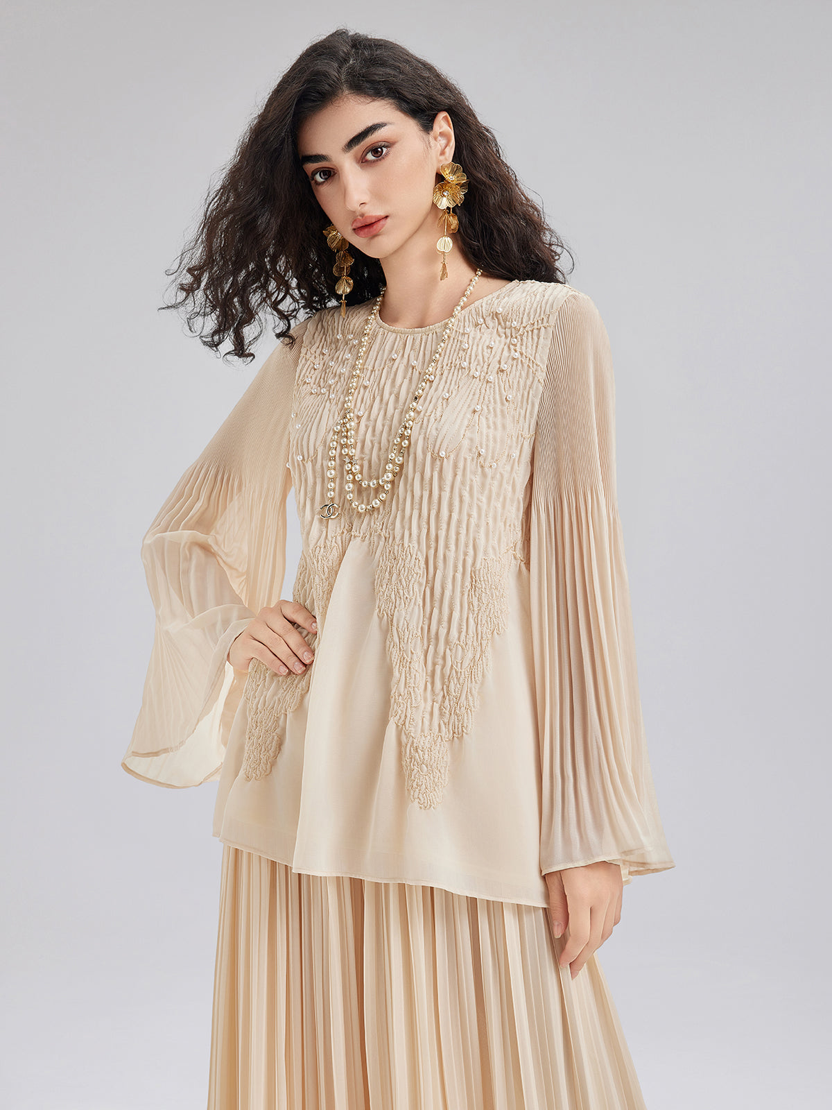 Lüks Nakışlı Pileli Uzun Kollu Bluz