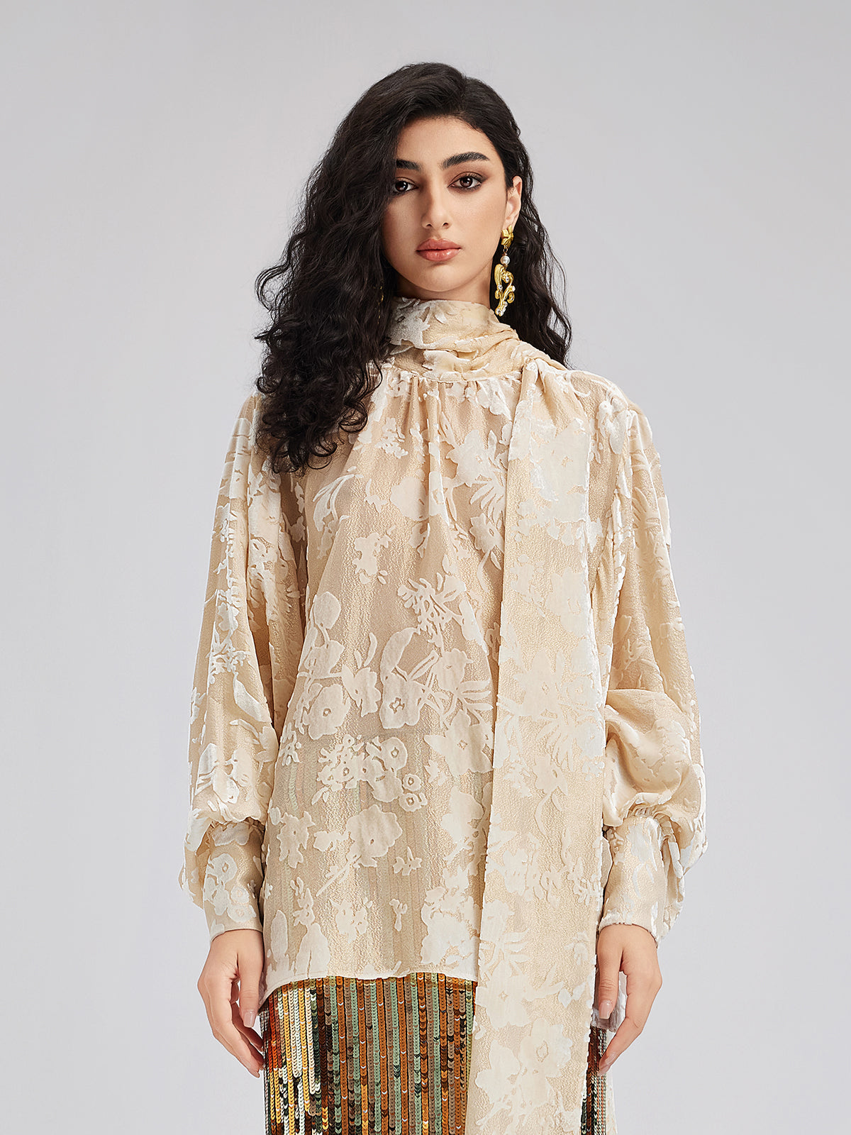 İpek Yakma Kadife Bağlamalı Yaka Bluz