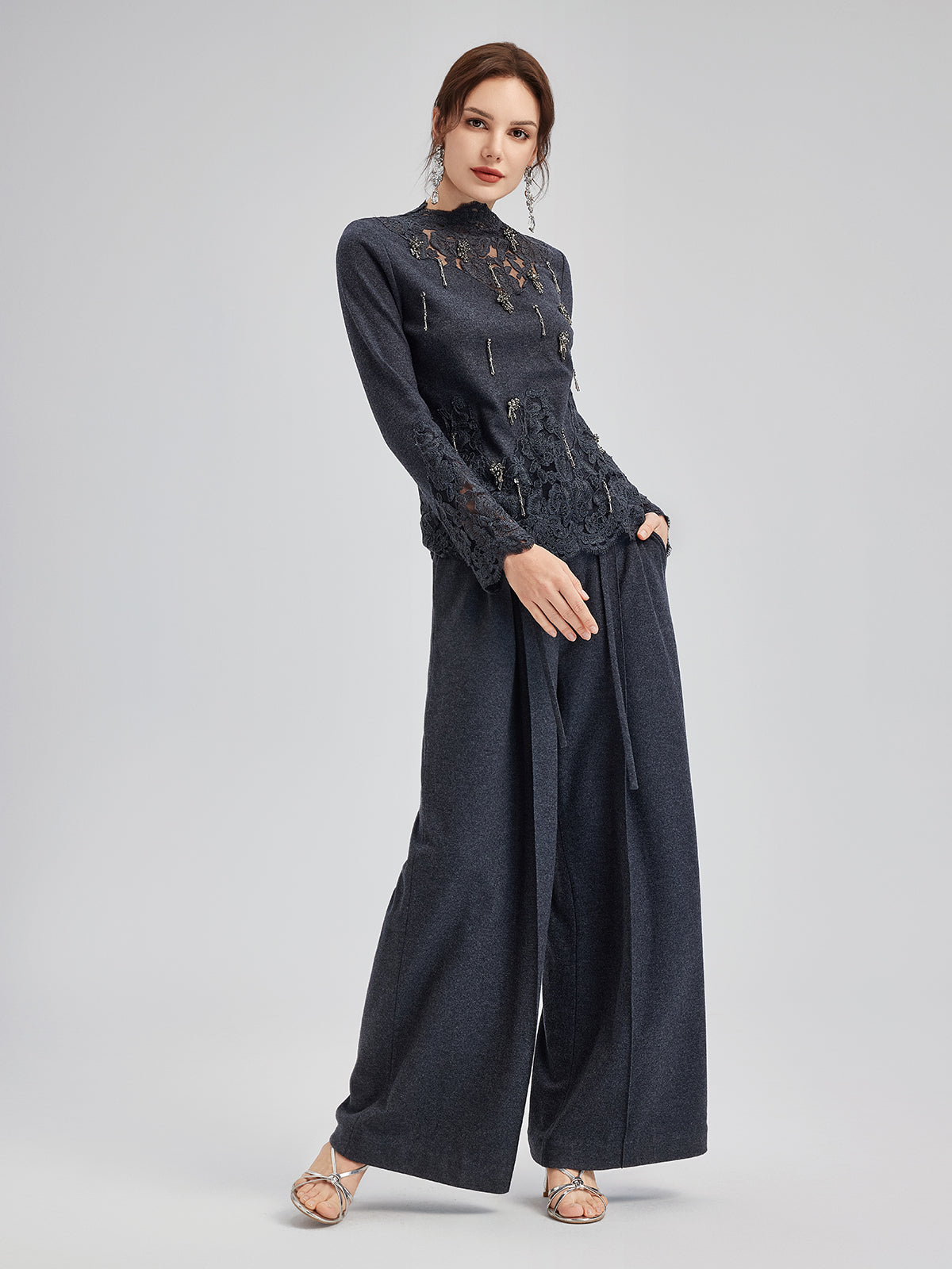 Merinos Yünü Dantel Boncuklu Triko Bluz