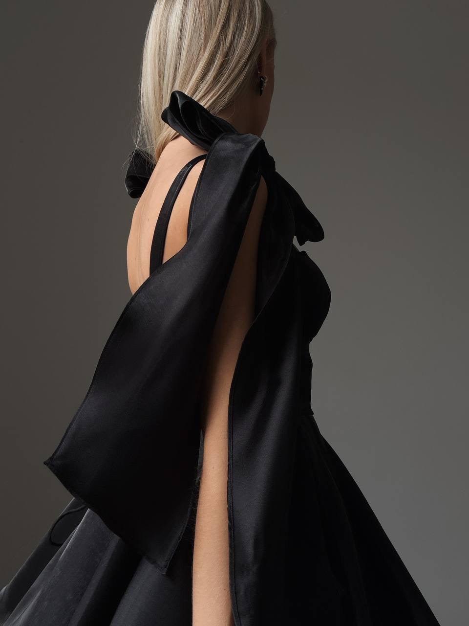 Fiyonk Detaylı Siyah Saten Mini Elbise