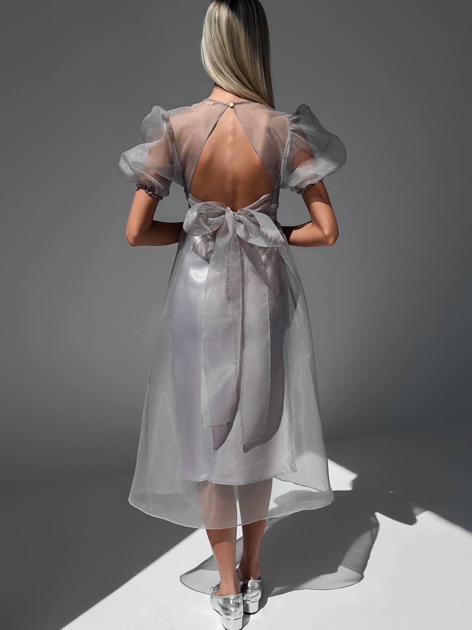 Zarif Gri Tül Detaylı Midi Elbise