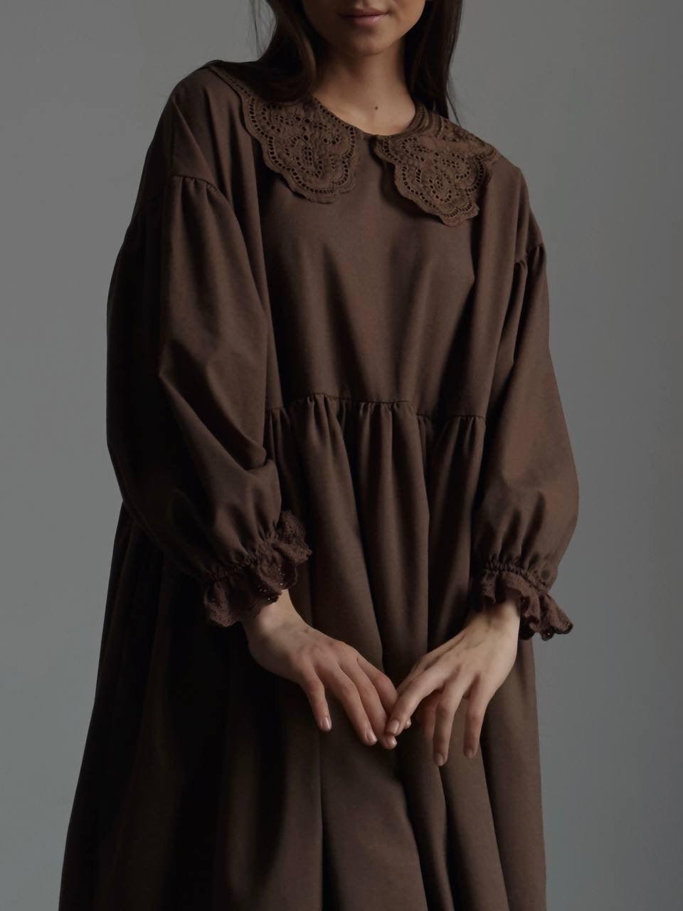Dantel Detaylı Kahverengi Bohem Maxi Elbise