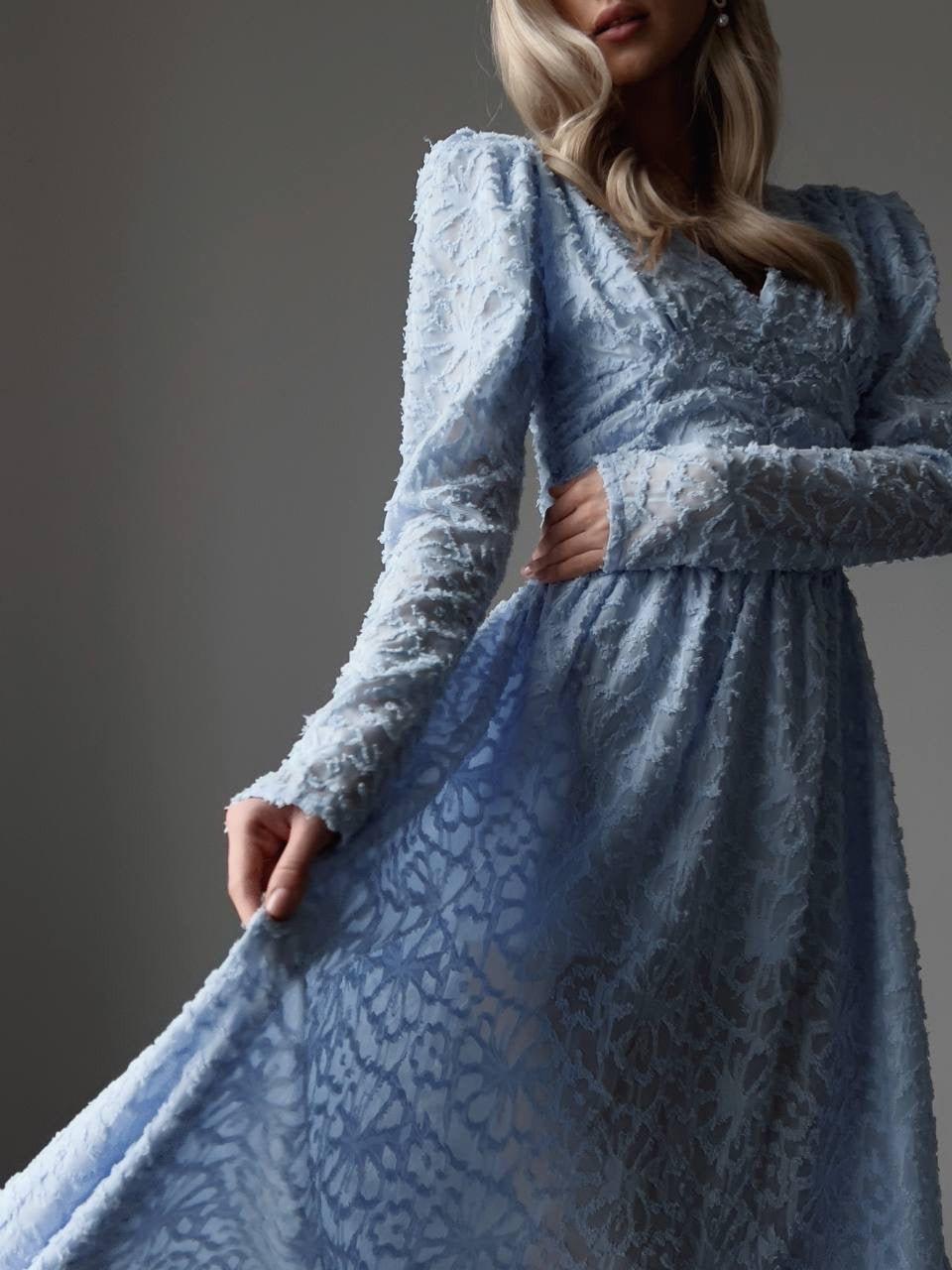 Blush Elegance Dokulu Mavi Midi Elbise