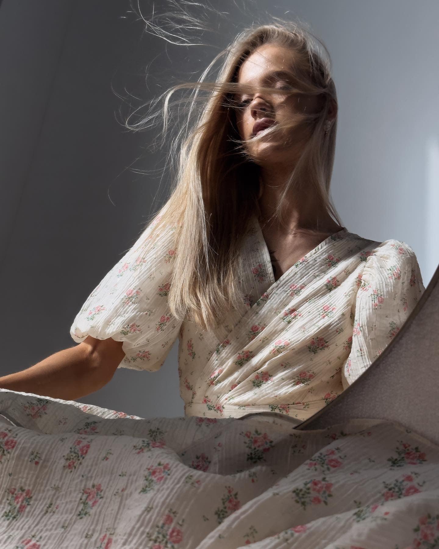 Çiçek Fısıltısı Kruvaze Takım