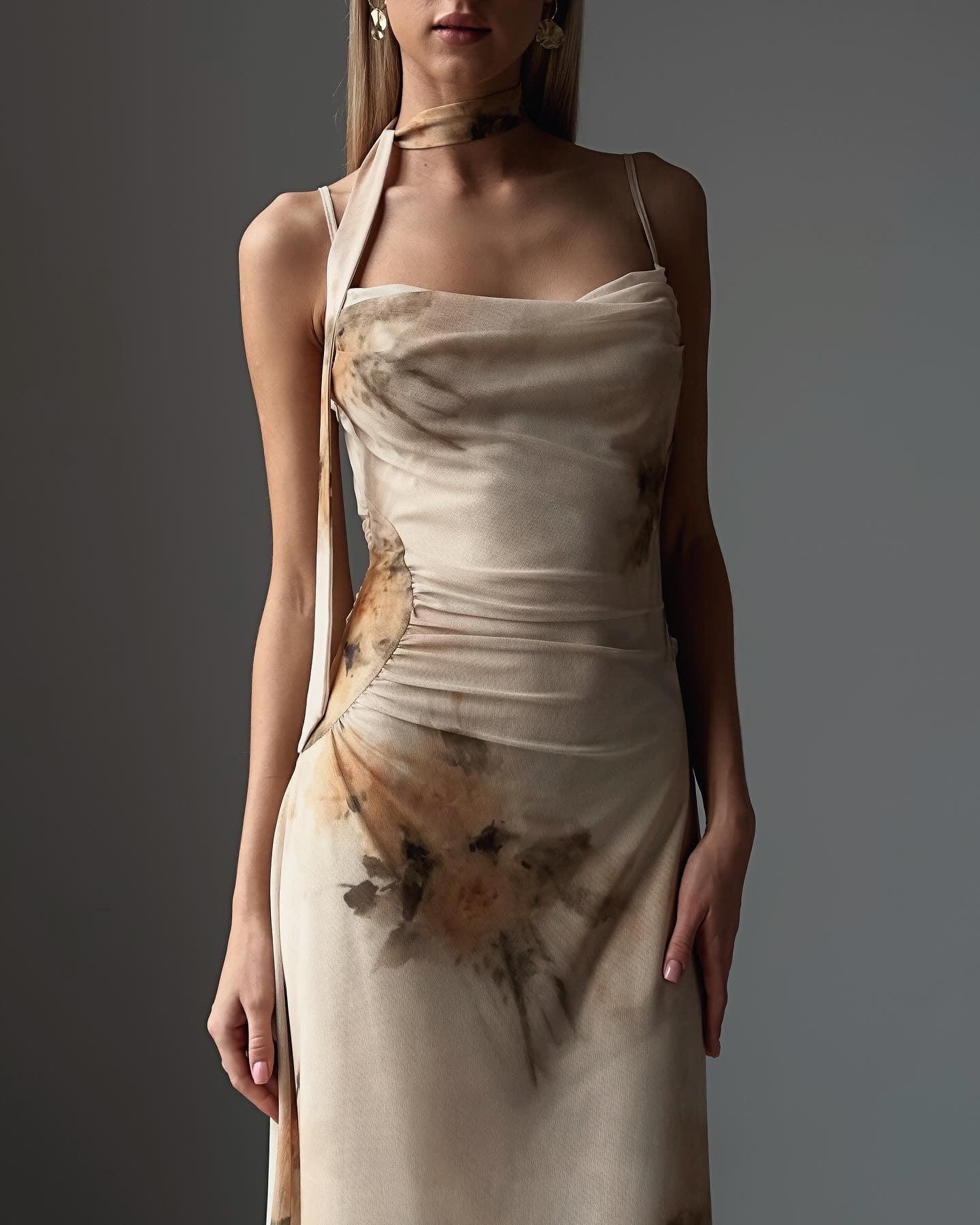 Çiçek Desenli İp Askılı Midi Elbise