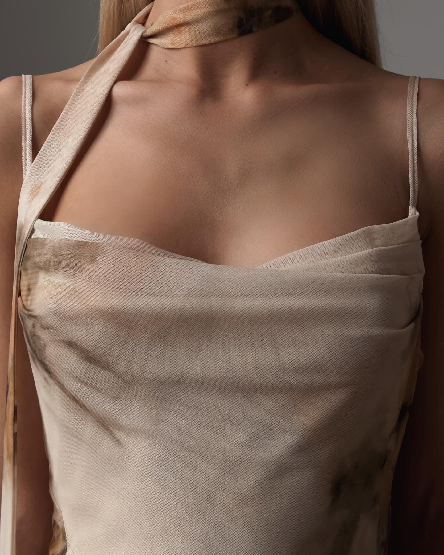 Çiçek Desenli İp Askılı Midi Elbise