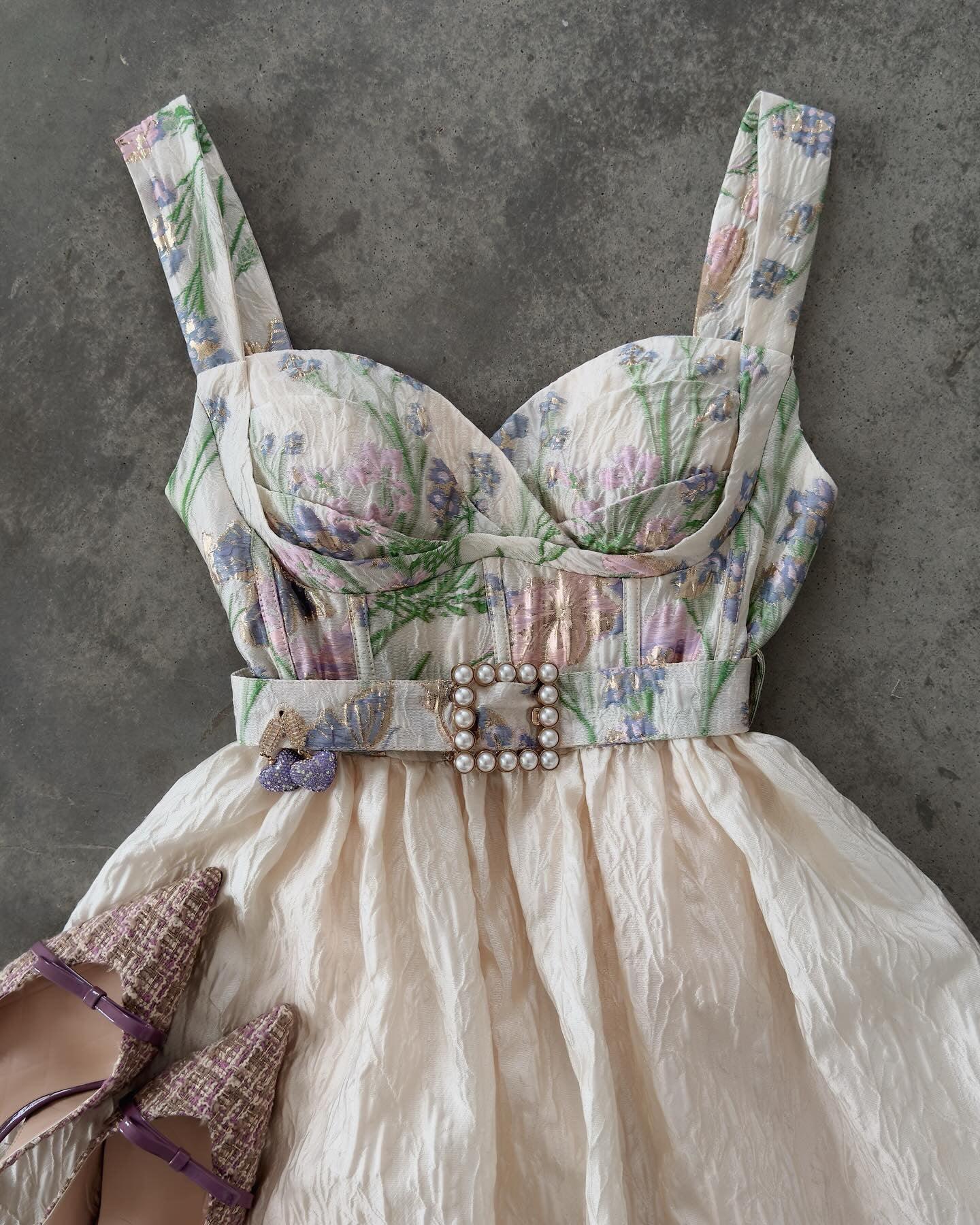 Fiyonk Askılı Midi Elbise