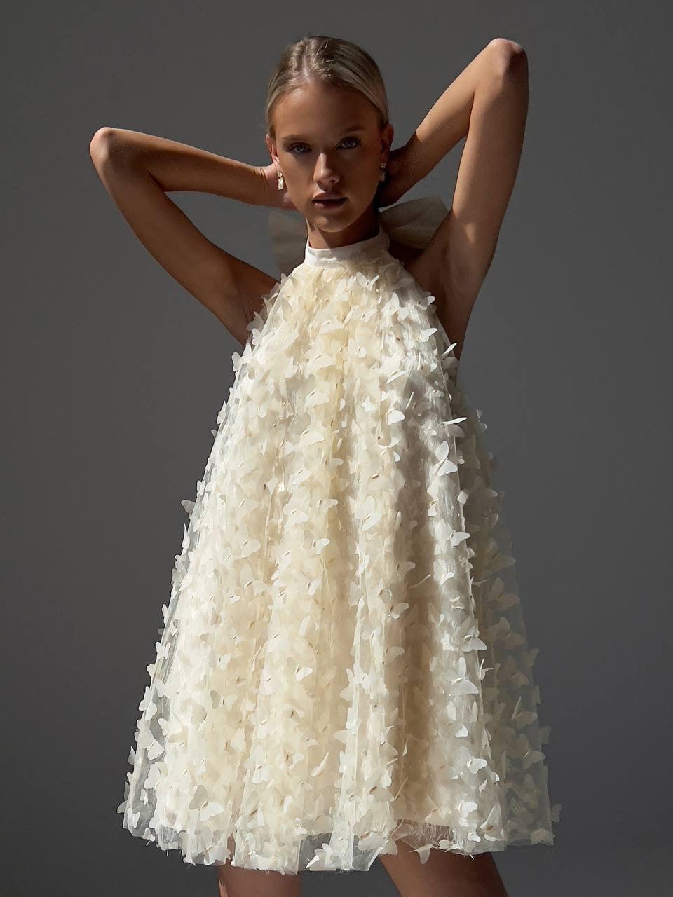 Kelebek Aplike Detaylı Zarif Halter Elbise