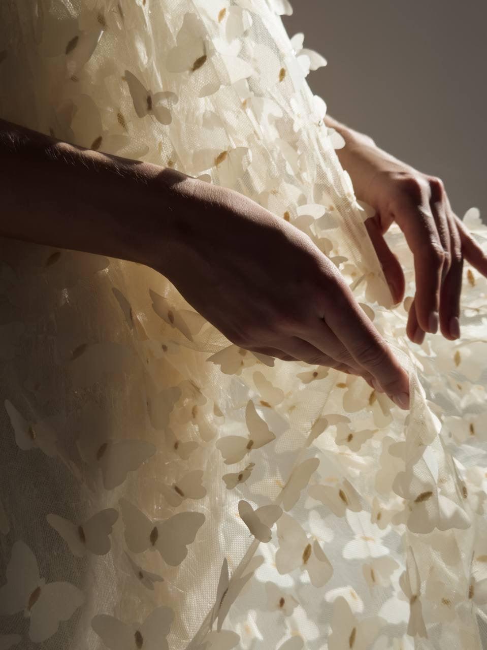 Kelebek Aplike Detaylı Zarif Halter Elbise