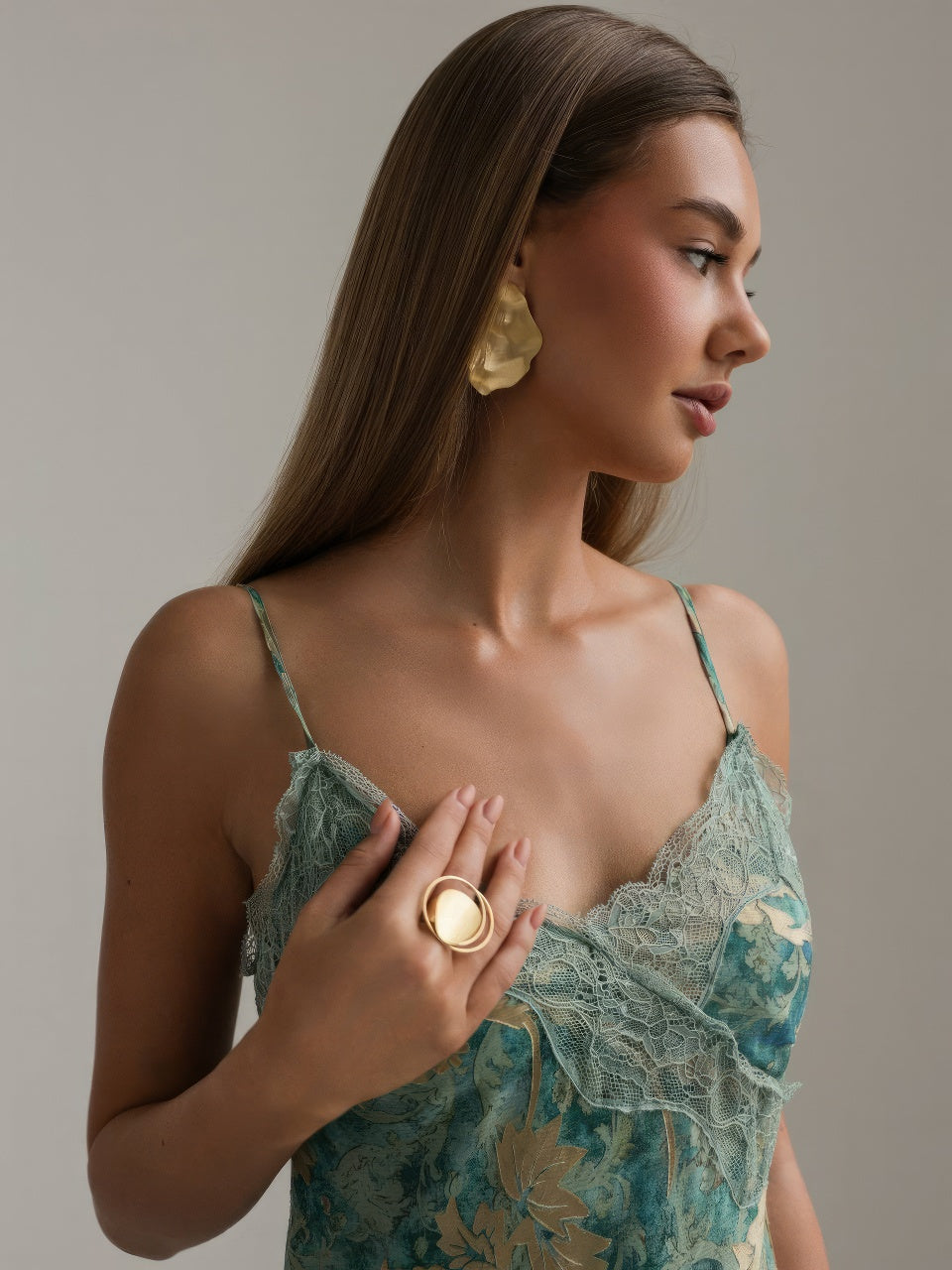 Yeşil Tonlu Dantel Şerit Detaylı Elbise