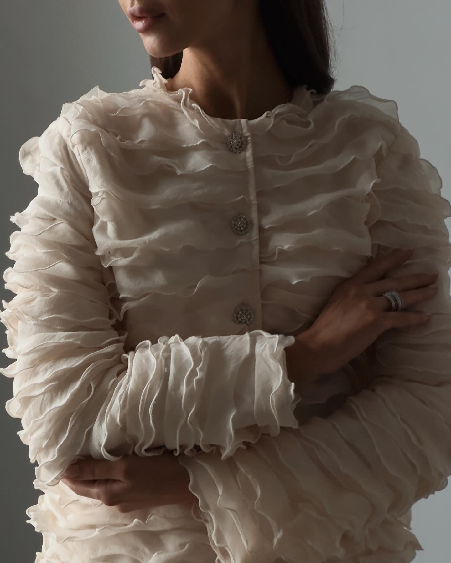 Zarif Büzgülü Ceket