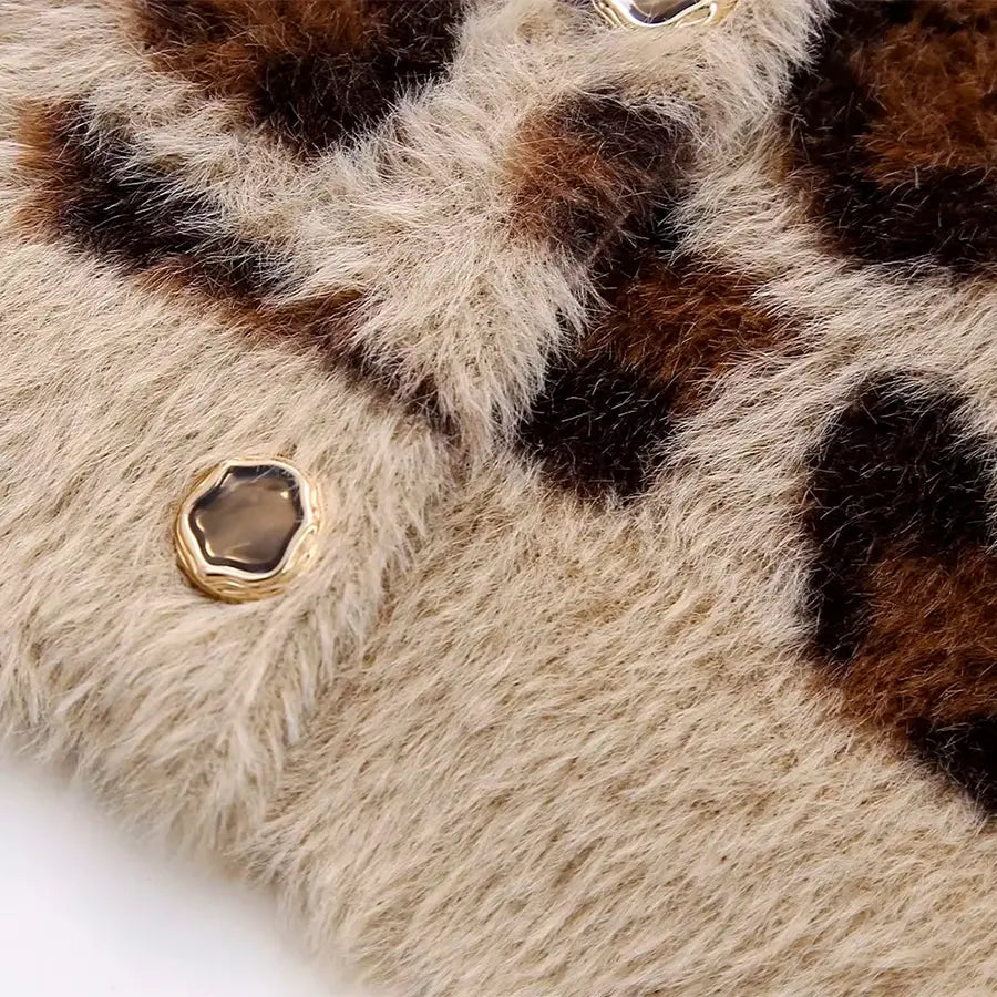 Leopar Desenli Tüylü Triko Hırka