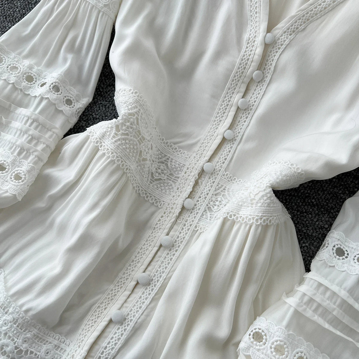 Lace Spliced V-Neck Lantern Sleeve Dress