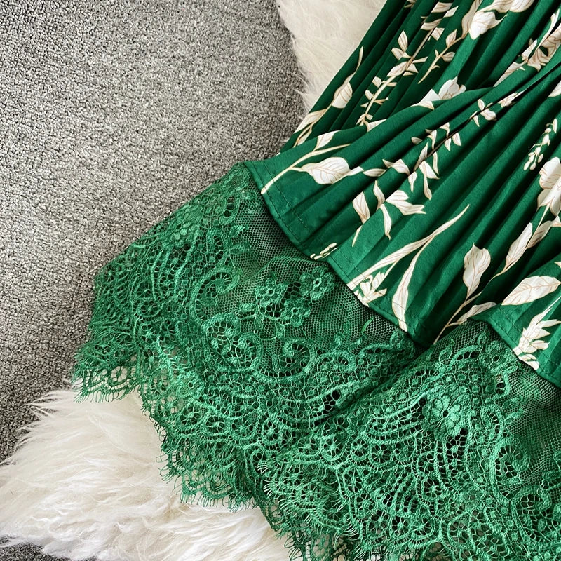 Lace Patchwork Floral Pleated Maxi Dress