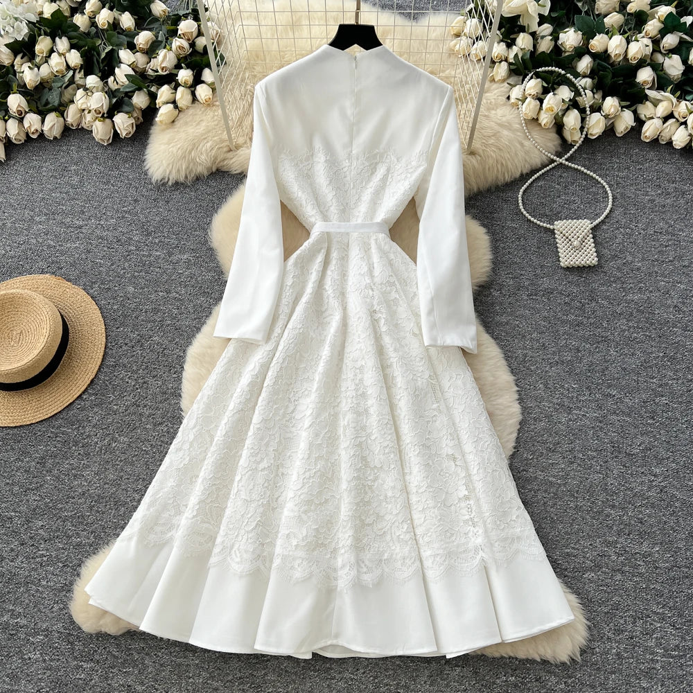 Vintage Lace V-Neck Long Sleeve Maxi Dress