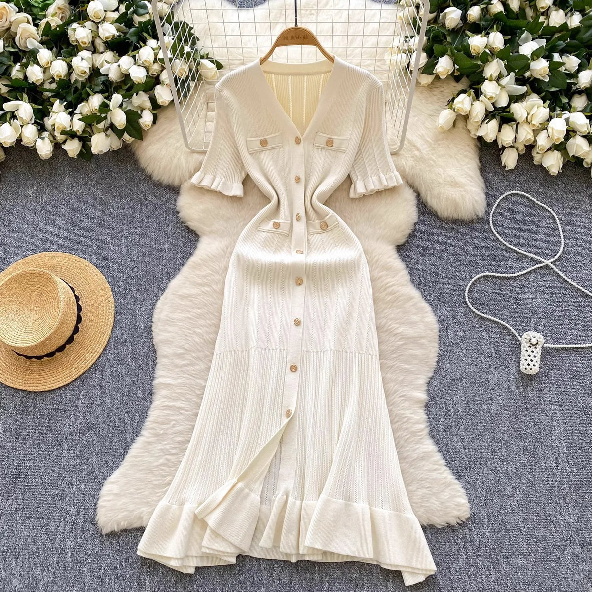 Vintage V-Neck Ruffled Knit Maxi Dress